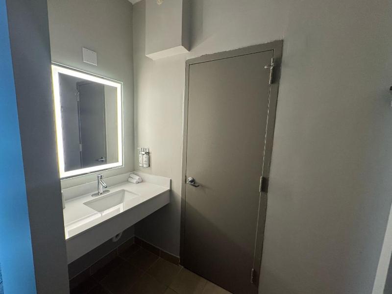 Suite with Two Queen Beds image 2