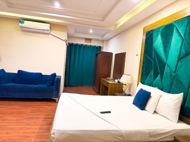 Royal Mansion Hotel - image 8