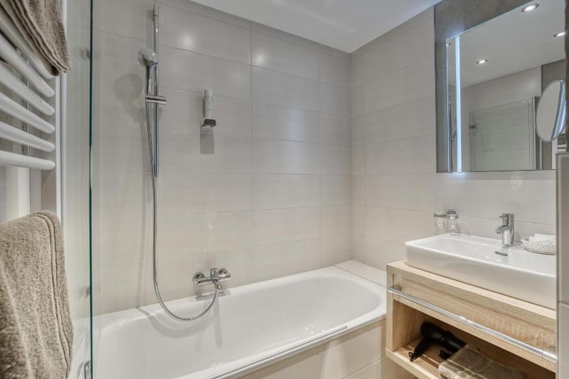 Deluxe Double Room image 2