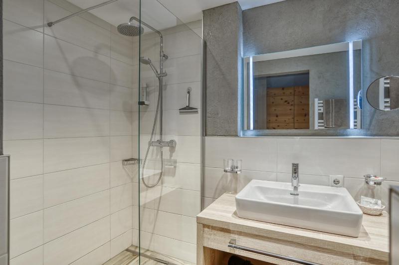 Deluxe Double Room image 3