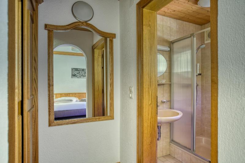 Single Room image 3