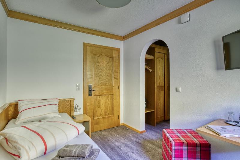Single Room image 4