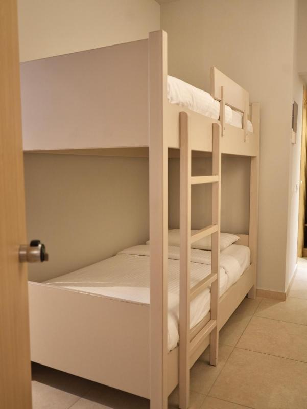 Family Room (2 Adults + 2 Children) image 4