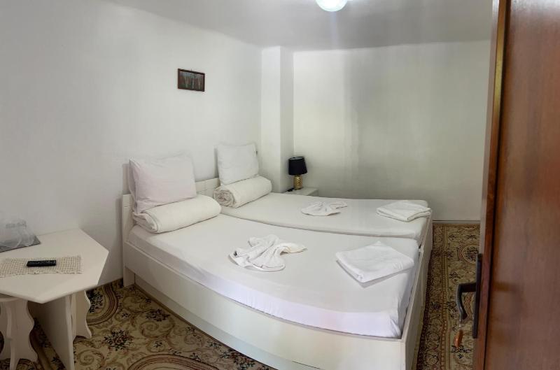 Deluxe Queen Room with Two Queen Beds image 4