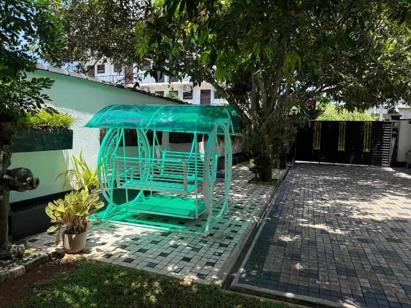 Avon Villa - image 4