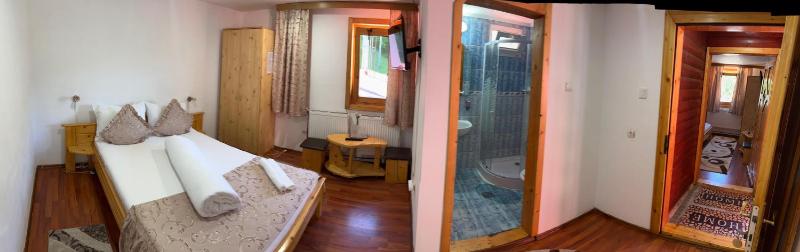 Double Room image 3