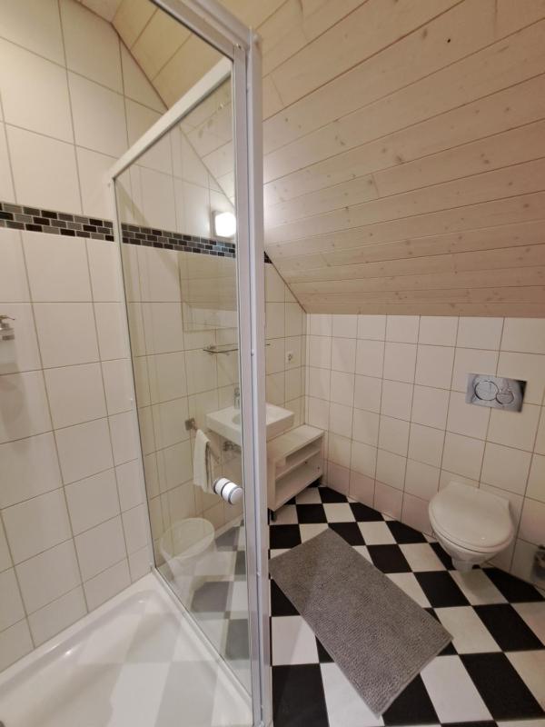 Classic Single Room with Shower image 2