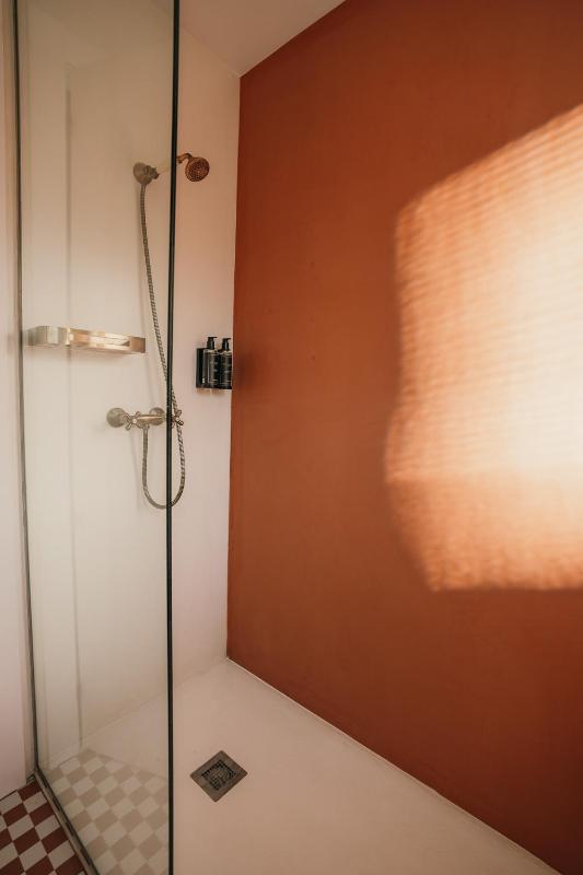 Superior Triple Room image 3
