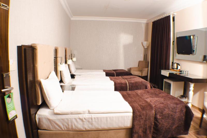 Triple Room image 2