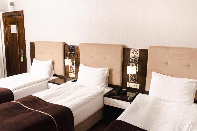 Triple Room image 3
