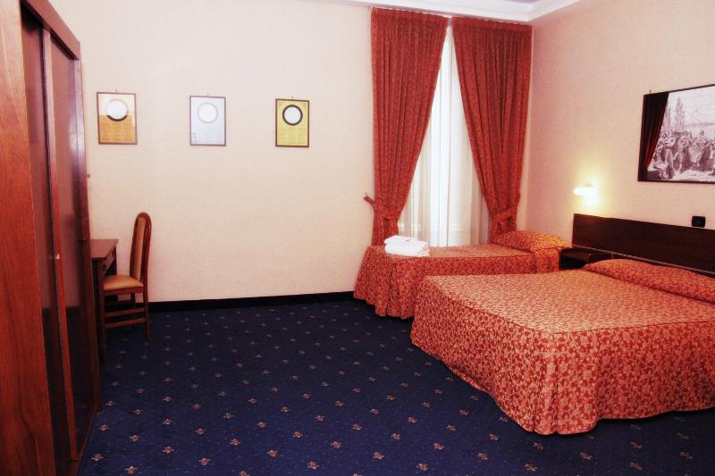 Quadruple Room image 2
