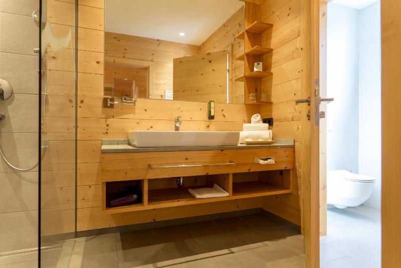 Standard Double Room image 3