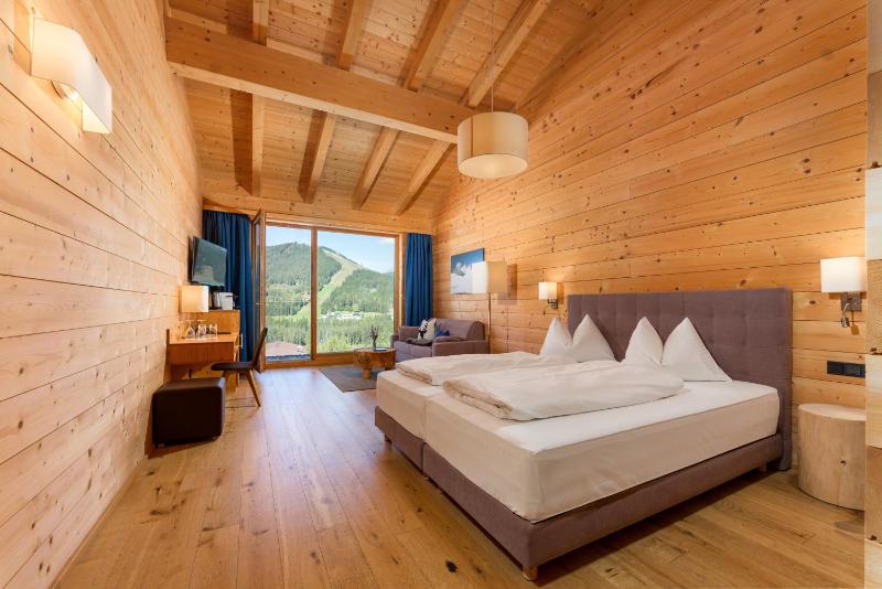 Superior Double Room image 1