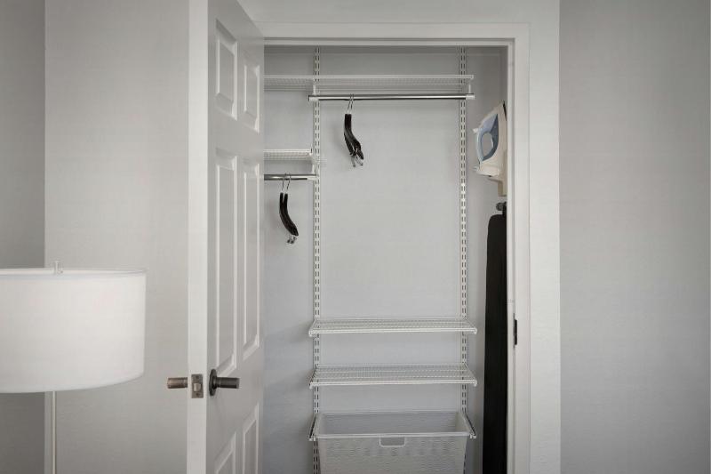 One-Bedroom Suite image 3