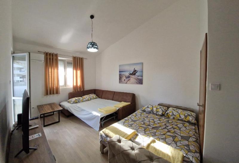 Apartment Bracovic - city center 2 - image 10