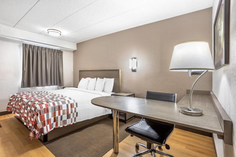 Superior King Room Smoke Free image 3
