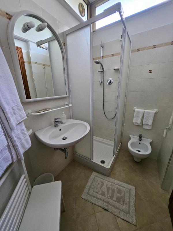 Quadruple Room image 2