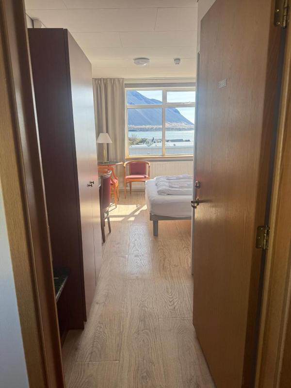 Double Room with Private Bathroom image 1