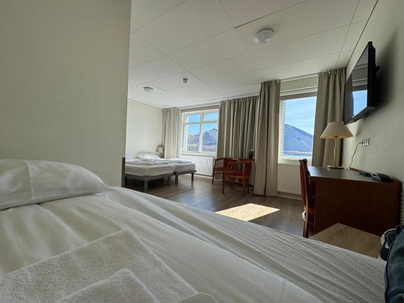 Triple Room with Private Bathroom image 1