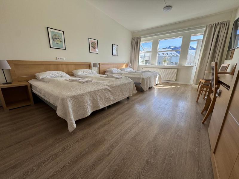 Quadruple Room with Bathroom image 1