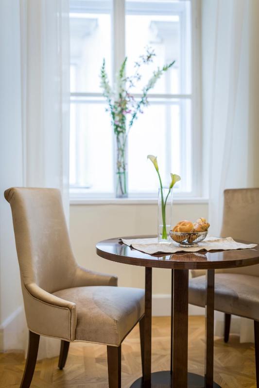 One-Bedroom Apartment image 4