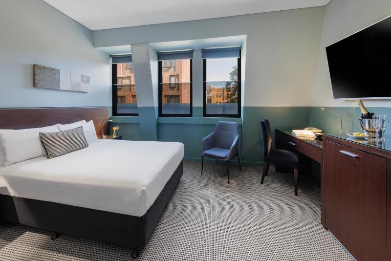 Superior Queen Room image 4