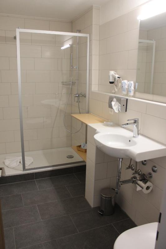 Double or Twin Room image 3