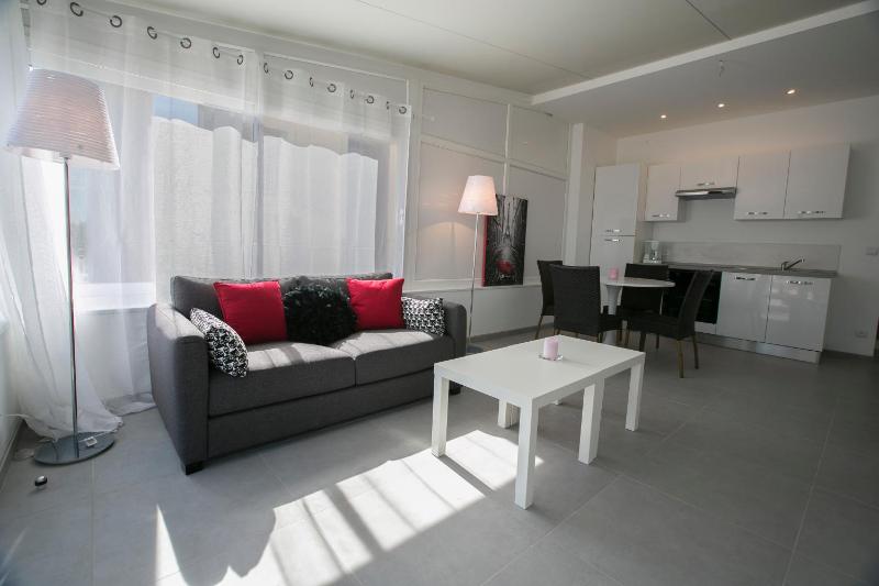 Design Apartment With Terrace and Seaside image 4