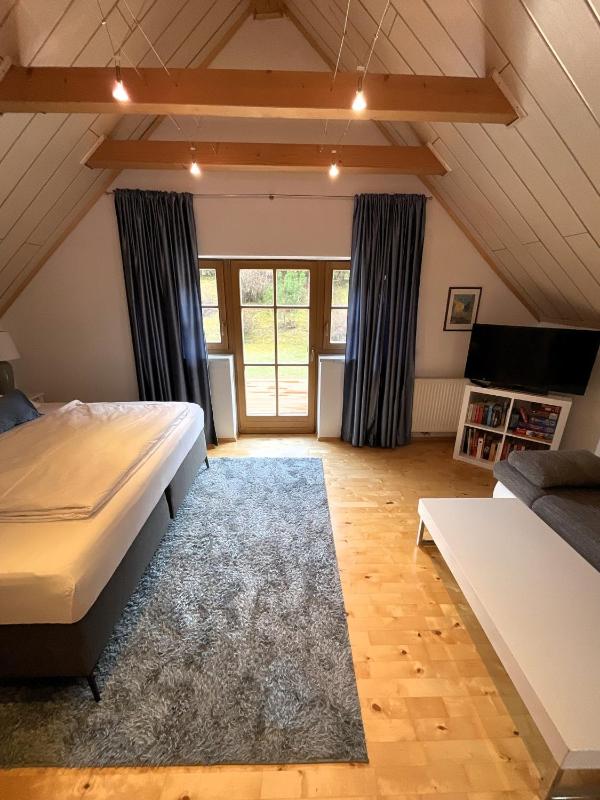 Apartment with Mountain View image 3