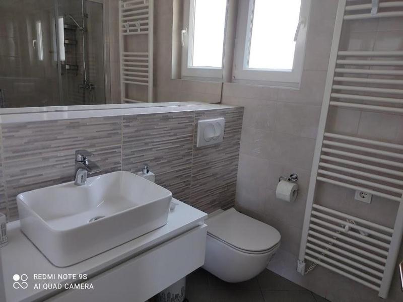Studio Apartment image 3