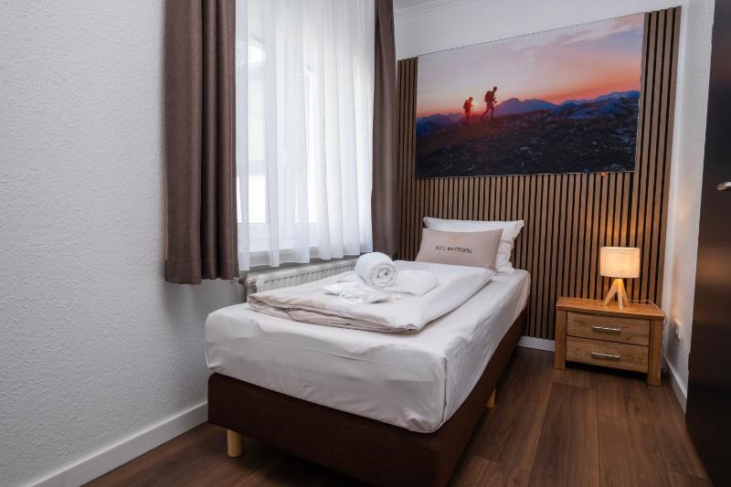Single Room image 3