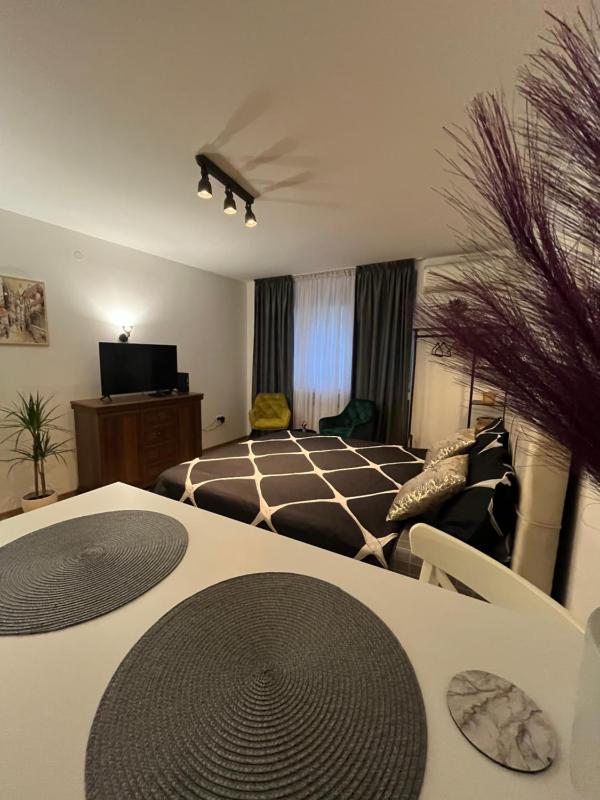 Downtown Republic square Apartment - image 6
