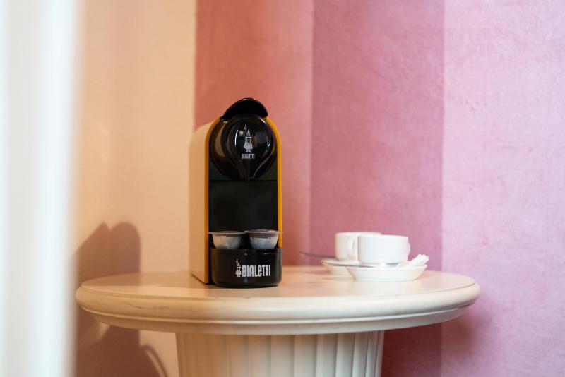 Classic Double Room image 3