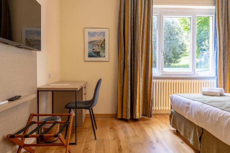 Standard Double or Twin Room image 4