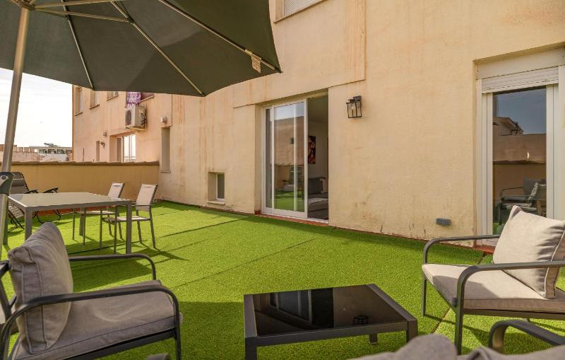 3 Bedroom Lovely Apartment In Torremolinos - image 2