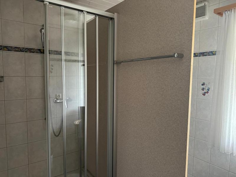 Quadruple Room with Shared Bathroom image 3