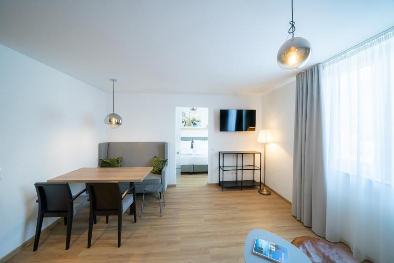 Comfort Suite small image 1