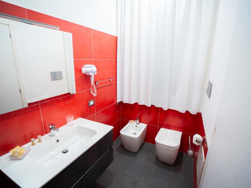 Deluxe Double Room with Shower image 3