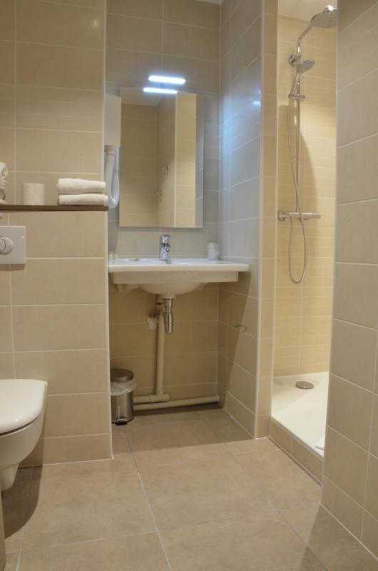 Double or Twin Room image 4