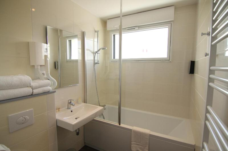 Double or Twin Room image 2