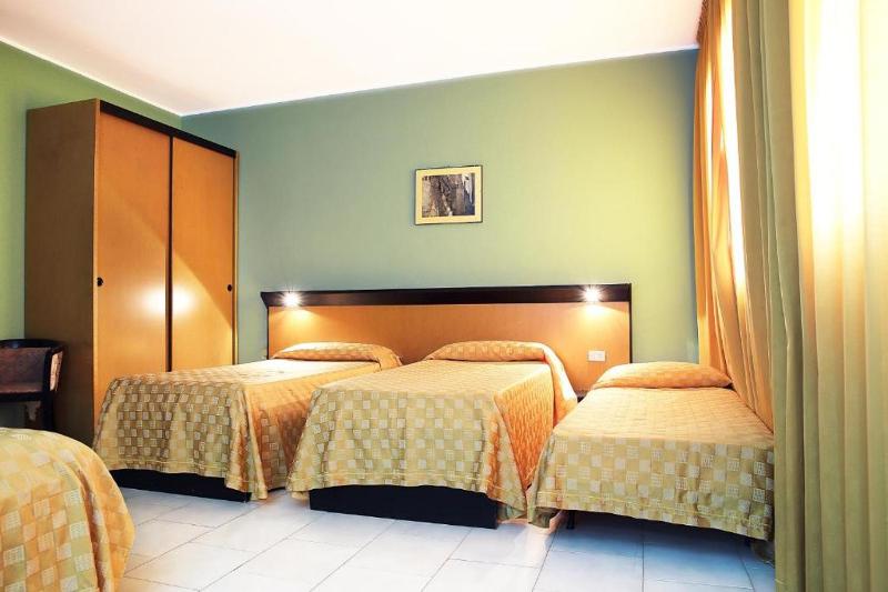Triple Room image 3