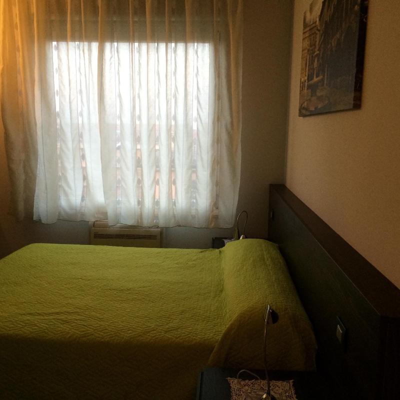 Standard Double Room image 3