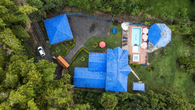 Finca con piscina cerca del Parque del Cafe - image 9