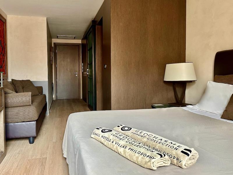 Large Deluxe Triple Room image 3