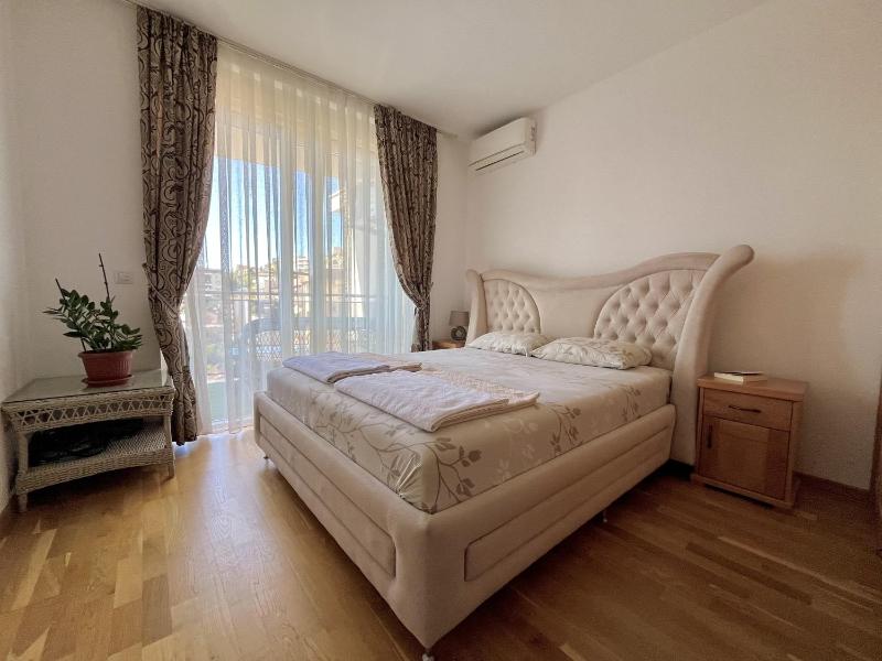 Plaza Apartment - image 4