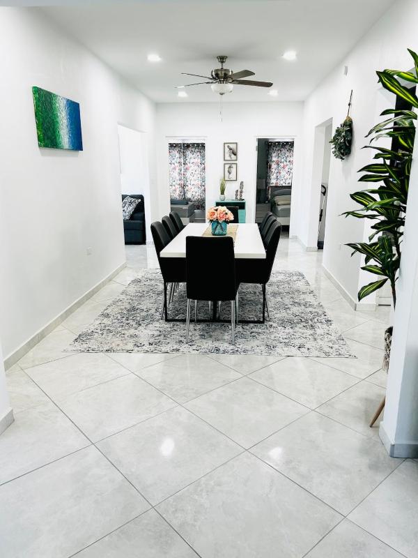 Caribbean Breeze-4 bedroom 4 ensuite bathrooms - image 29