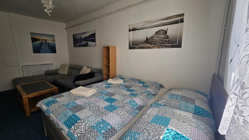 Standard Quadruple Room image 4