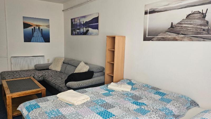 Standard Quadruple Room image 3