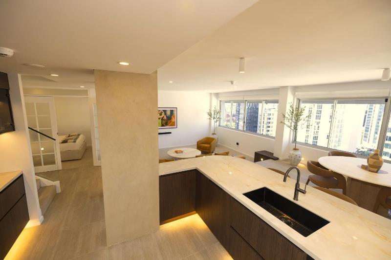 Brisbane City Luxury 3BR- Skyhome Penthouse- Free Parking - image 11
