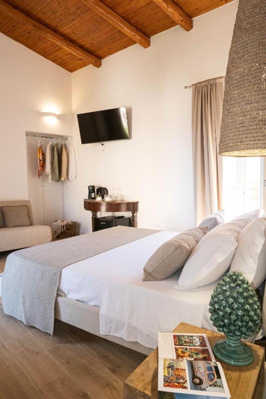 Castellano suites - image 20
